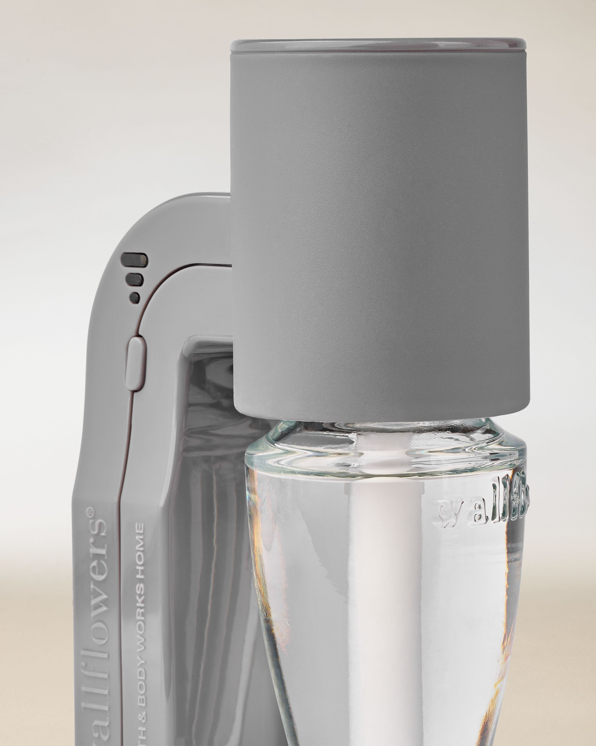 Gray Scent Control&trade; Fragrance Plug